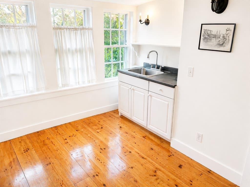 3 Family - 3 Units Up/Down at 31 Mugford St, Marblehead MA 01945, photo 23 of 28