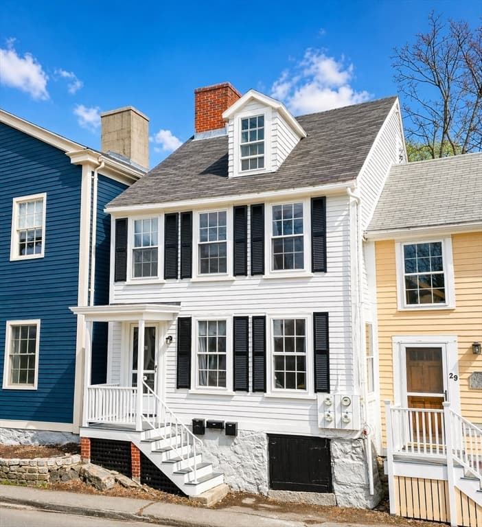 3 Family - 3 Units Up/Down at 31 Mugford St, Marblehead MA 01945, photo 2 of 28