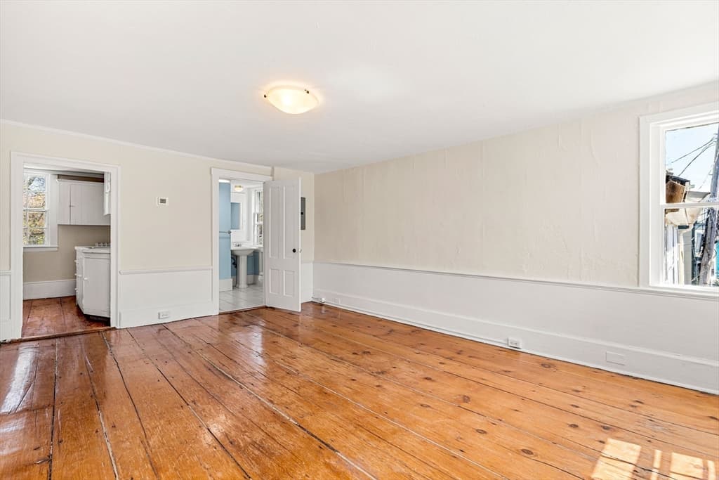 3 Family - 3 Units Up/Down at 31 Mugford St, Marblehead MA 01945, photo 17 of 28