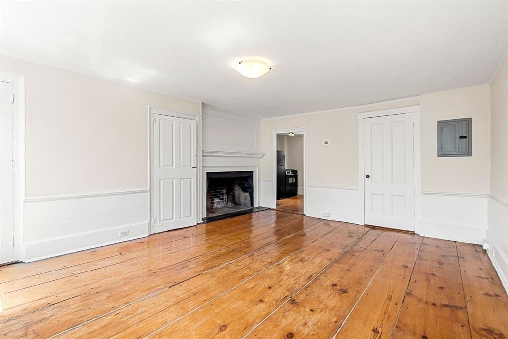 3 Family - 3 Units Up/Down at 31 Mugford St, Marblehead MA 01945, photo 7 of 28