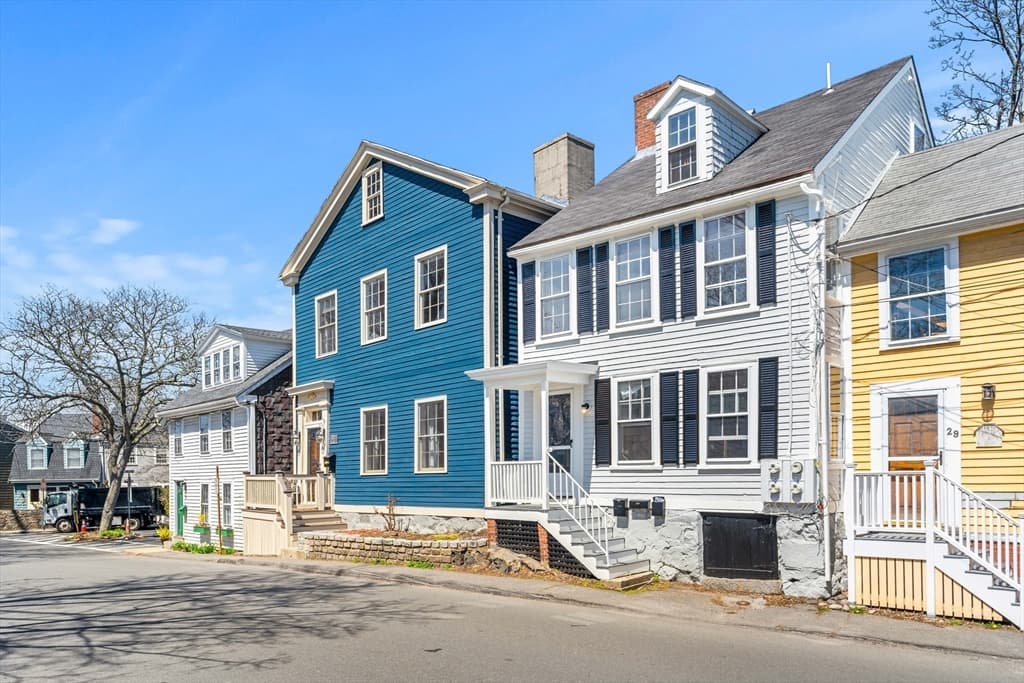 3 Family - 3 Units Up/Down at 31 Mugford St, Marblehead MA 01945, photo 3 of 28