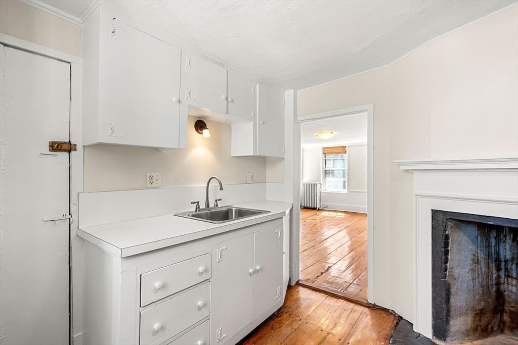3 Family - 3 Units Up/Down at 31 Mugford St, Marblehead MA 01945, photo 14 of 28