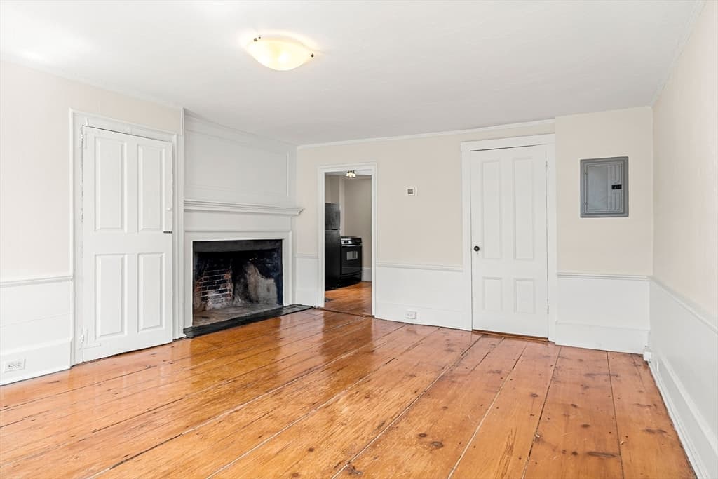 3 Family - 3 Units Up/Down at 31 Mugford St, Marblehead MA 01945, photo 8 of 28