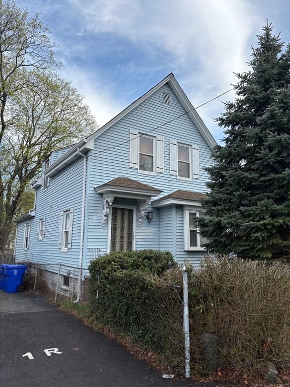 18 Alger Ave, Taunton MA 02780
