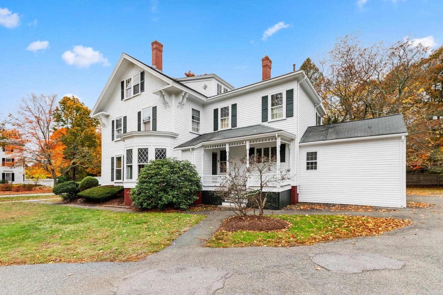 Single Family Residence at 1949 Massachusetts Ave, Lexington MA 02421, photo 5 of 11