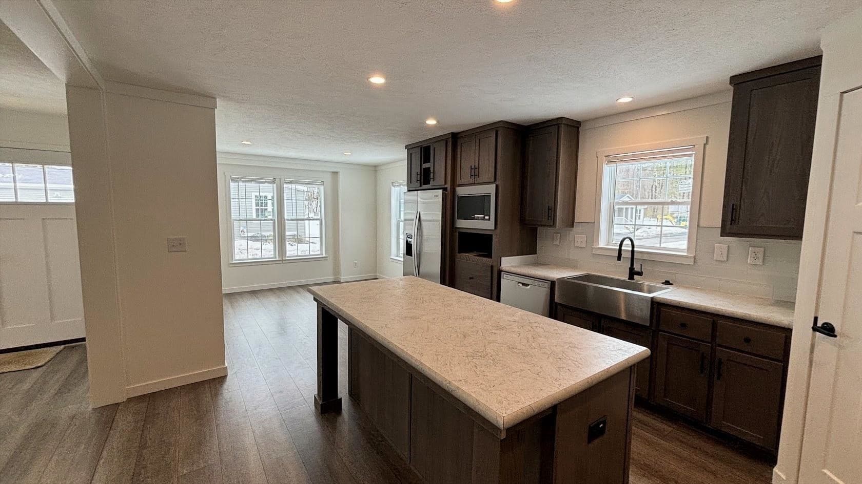 Single Family Residence at 21 Pinrock Drive, Sturbridge MA 01566, photo 5 of 19