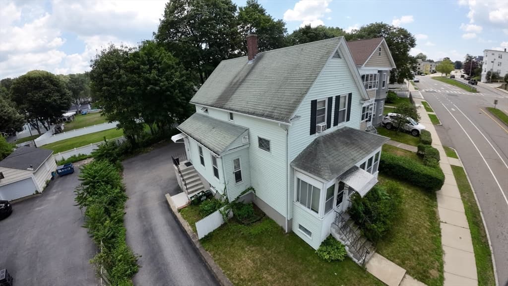 Single Family Residence at 360 Hamilton St, Worcester MA 01604, photo 3 of 35