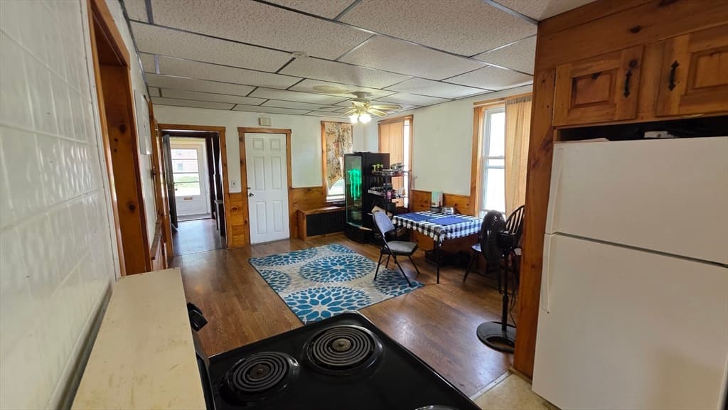 Single Family Residence at 360 Hamilton St, Worcester MA 01604, photo 10 of 35