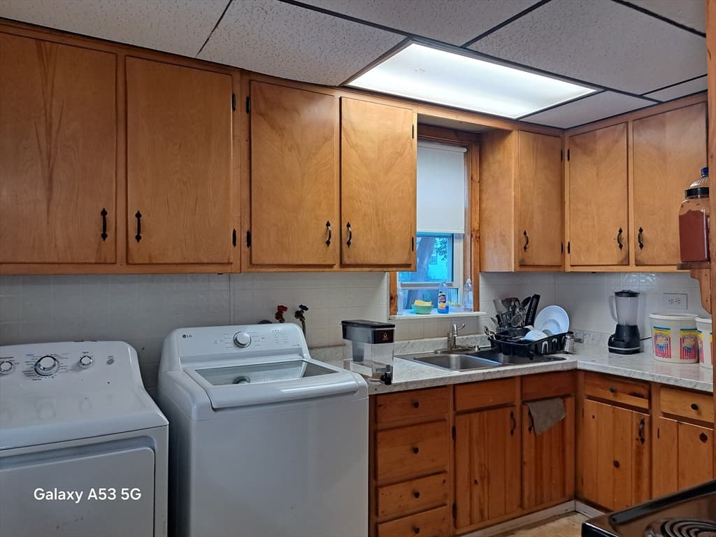 Single Family Residence at 360 Hamilton St, Worcester MA 01604, photo 33 of 35
