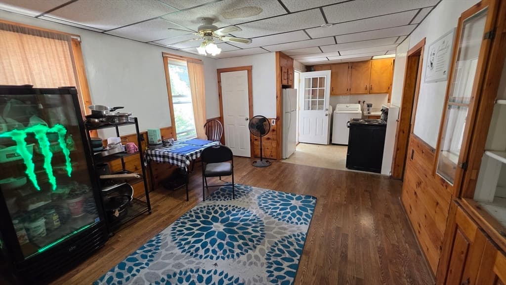 Single Family Residence at 360 Hamilton St, Worcester MA 01604, photo 11 of 35