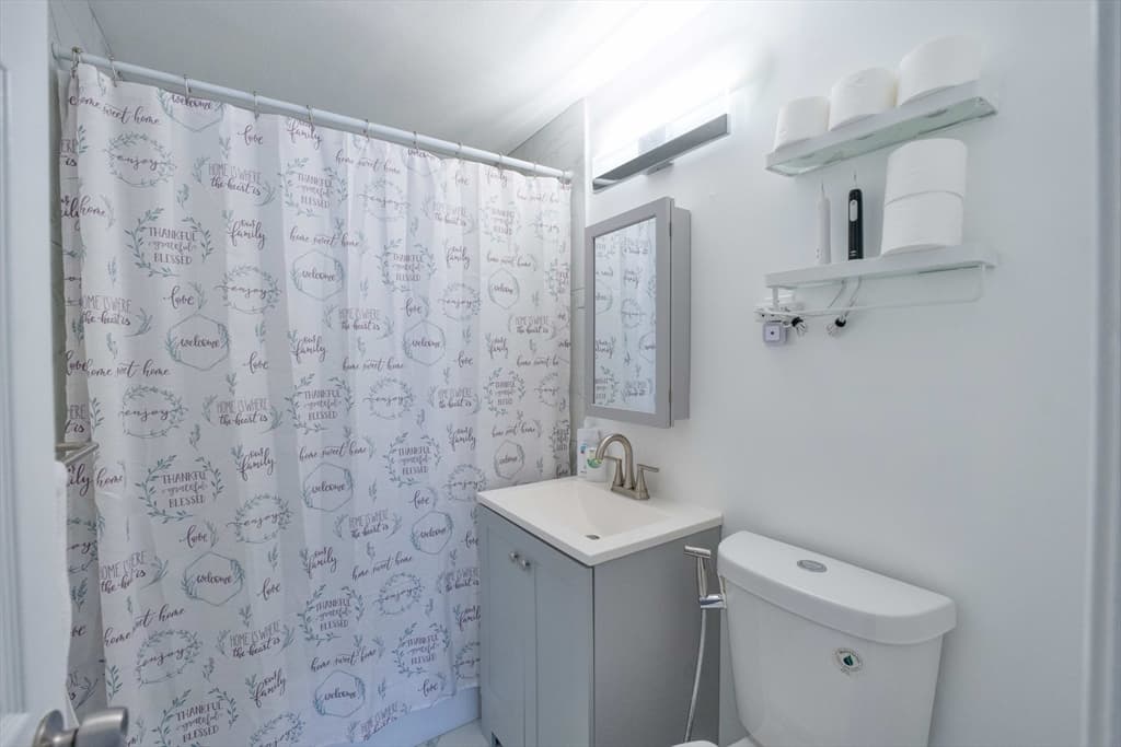 Condominium at 45 Oval Rd # 8, Quincy MA 02170, photo 7 of 10