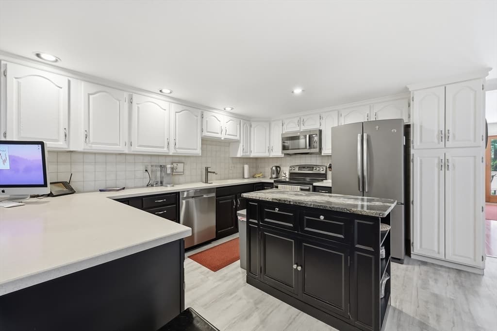Condominium at 929 Shaker Road # 17, Westfield MA 01085, photo 2 of 32