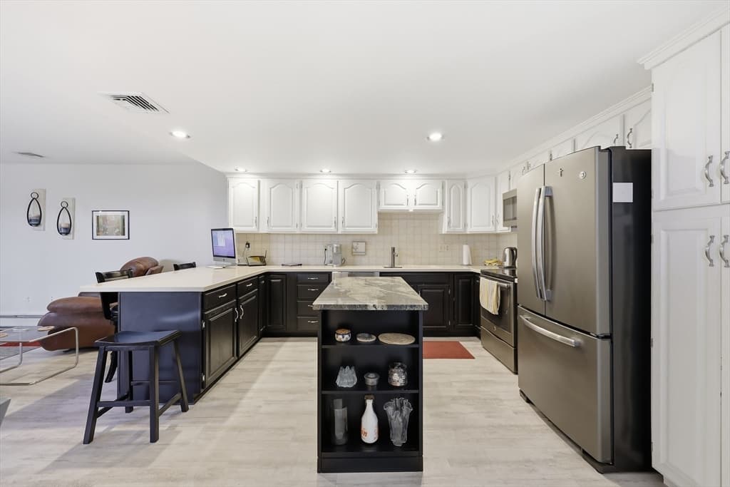 Condominium at 929 Shaker Road # 17, Westfield MA 01085, photo 5 of 32
