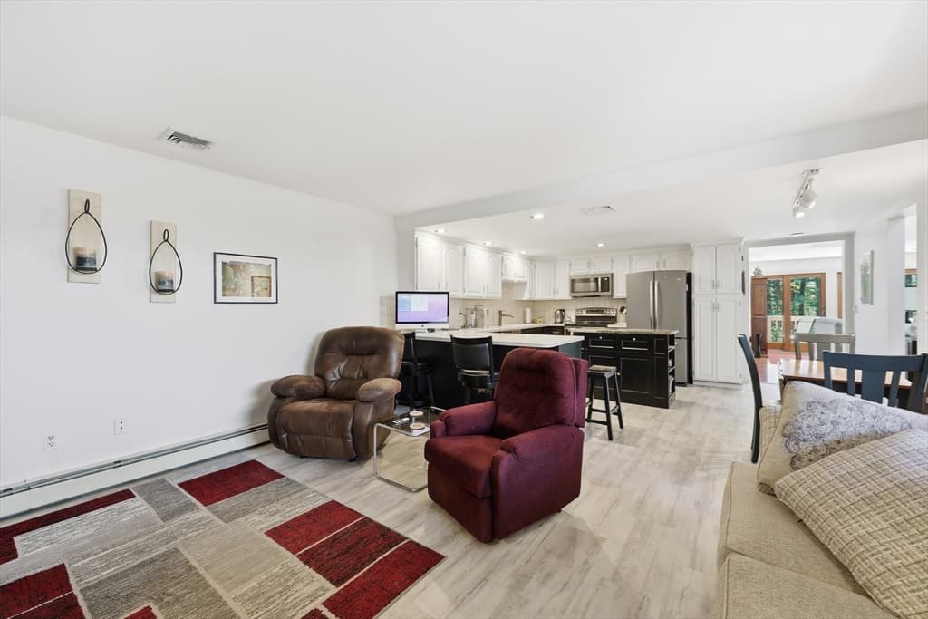 Condominium at 929 Shaker Road # 17, Westfield MA 01085, photo 8 of 32