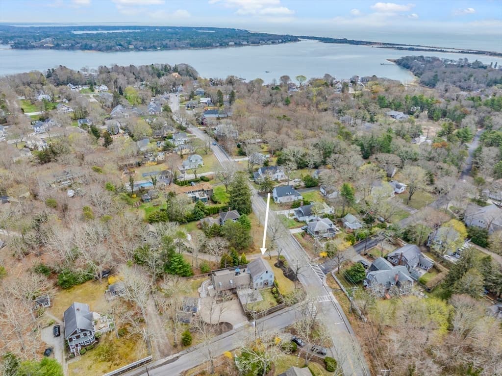 134 School St, Barnstable MA 02635