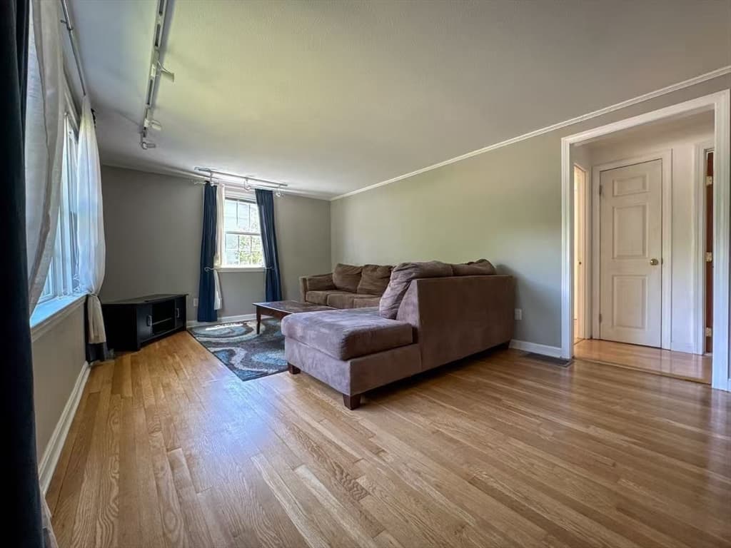 112 Marlboro Rd, Southborough MA 01772 photo 6