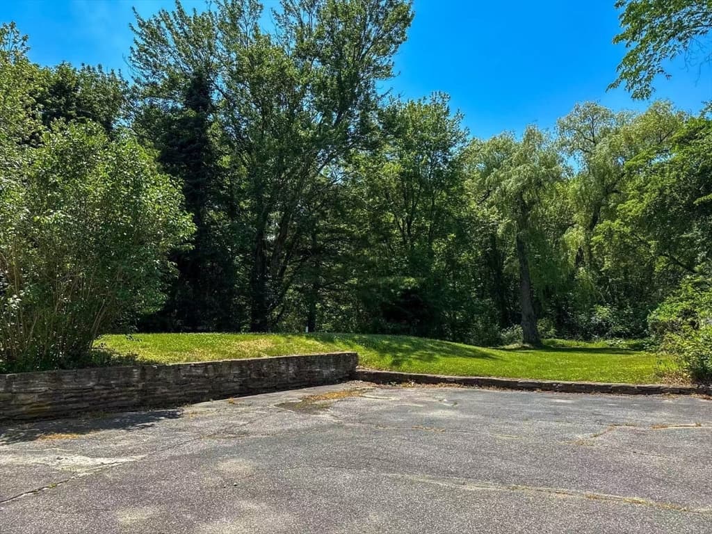112 Marlboro Rd, Southborough MA 01772 photo 16