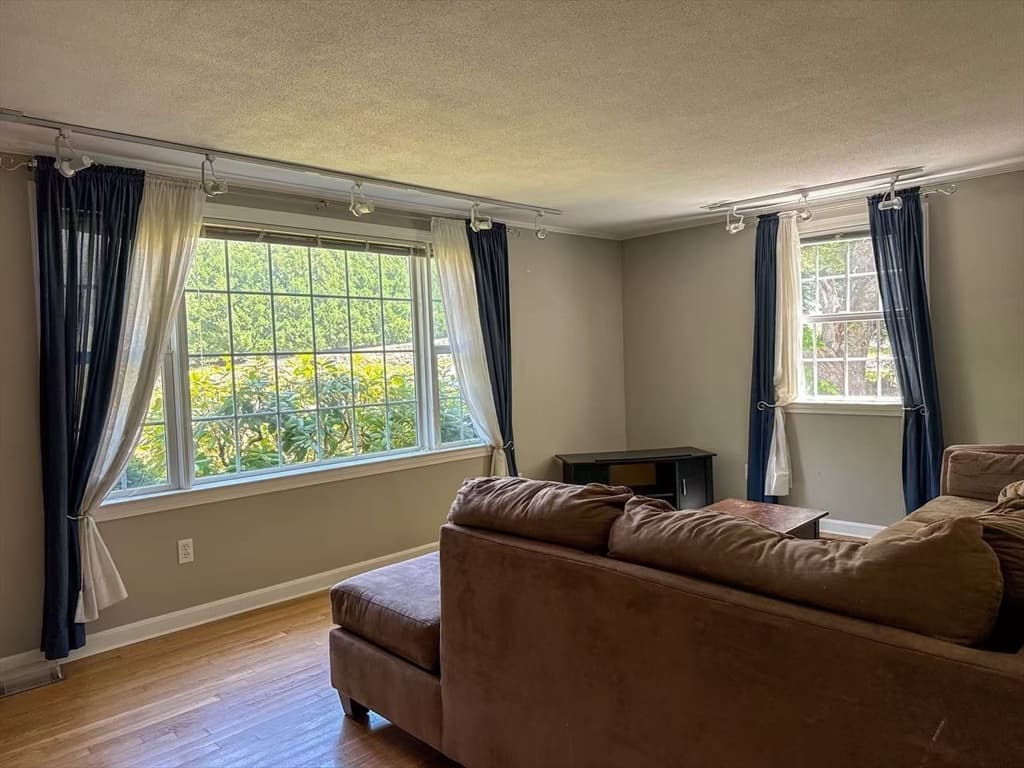 112 Marlboro Rd, Southborough MA 01772 photo 7