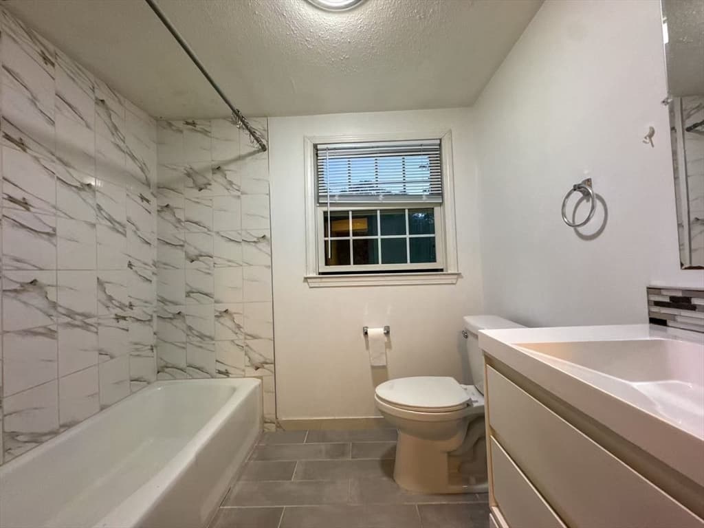 112 Marlboro Rd, Southborough MA 01772 photo 15