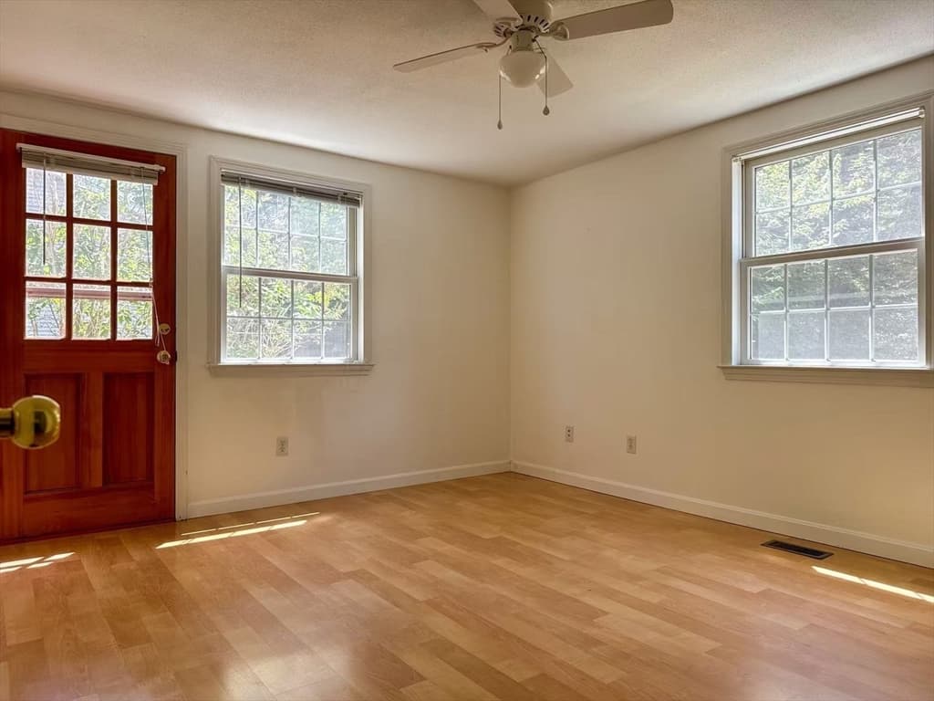 112 Marlboro Rd, Southborough MA 01772 photo 8