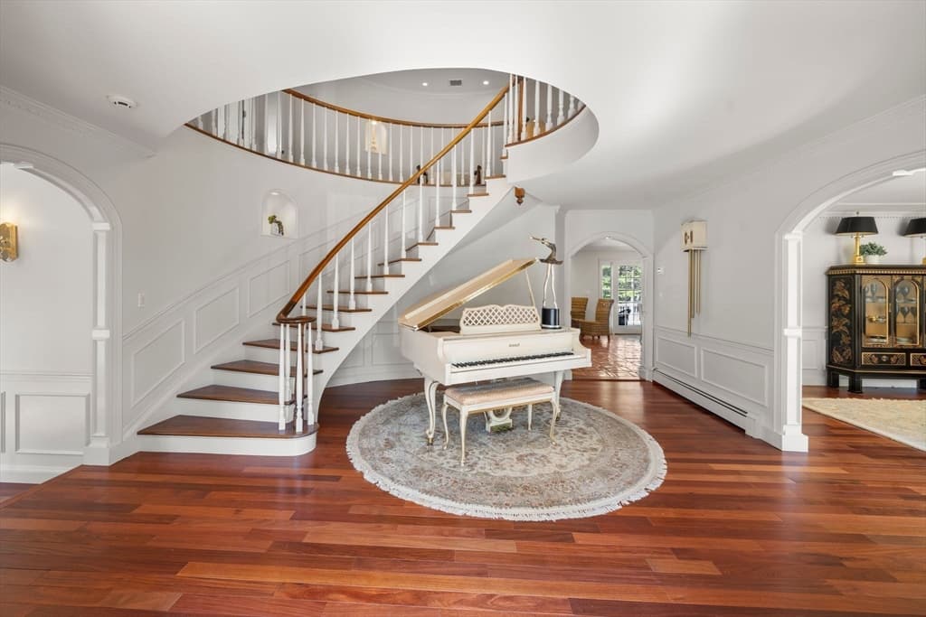 286 Mayflower Cir, Hanover MA 02339 photo 3