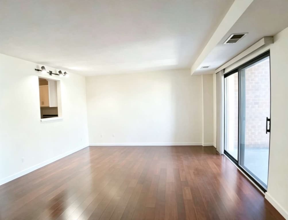 12 Mount Vernon St # 25, Melrose MA 02176 photo 2