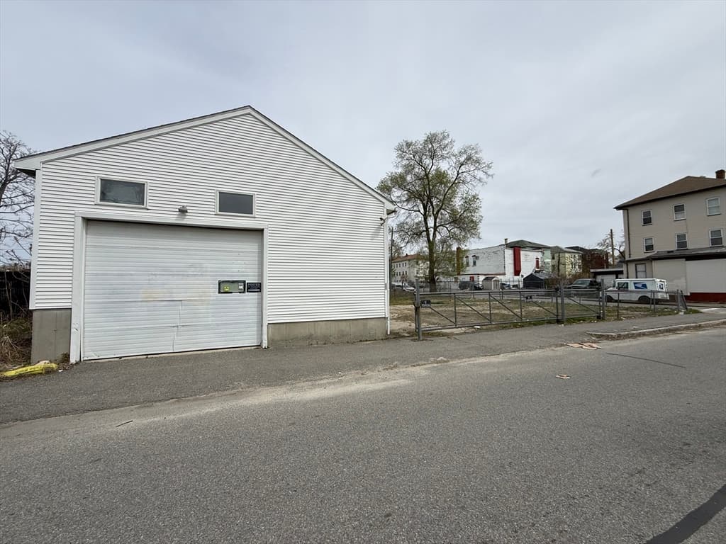 44 Ellsworth Street, Worcester MA 01610