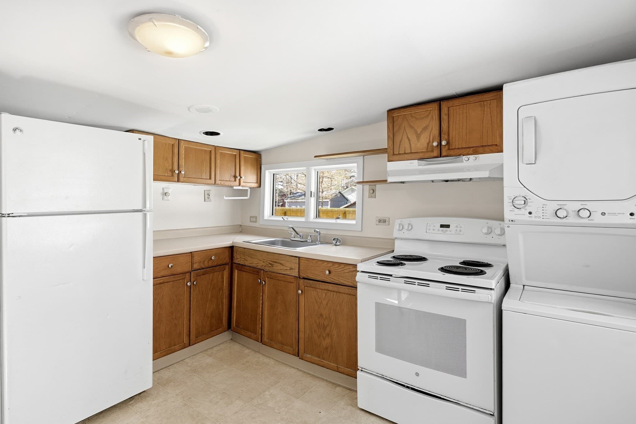 Single Family Residence at 133 Lakeview Rd, Shutesbury MA 01072, photo 5 of 22