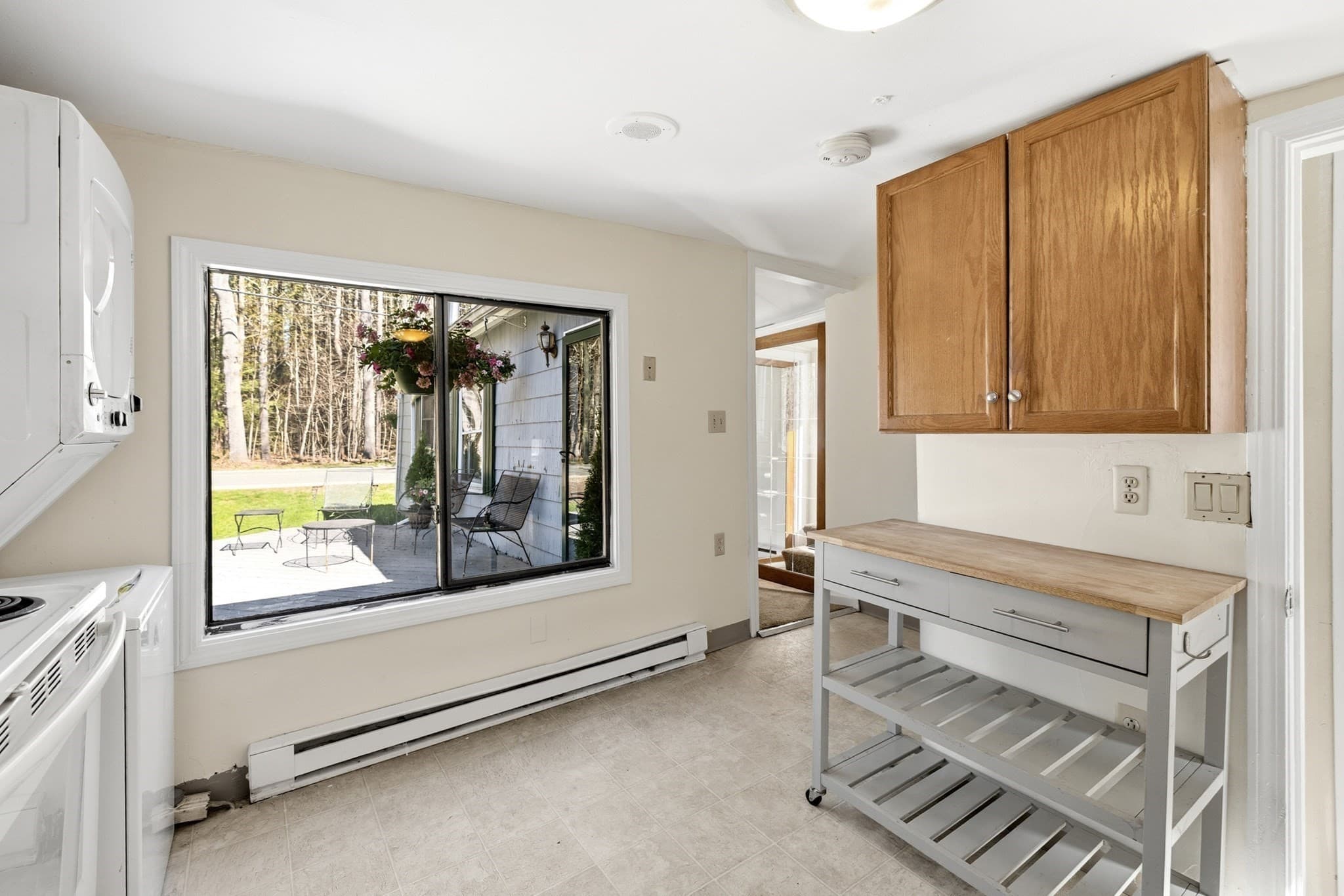 Single Family Residence at 133 Lakeview Rd, Shutesbury MA 01072, photo 4 of 22