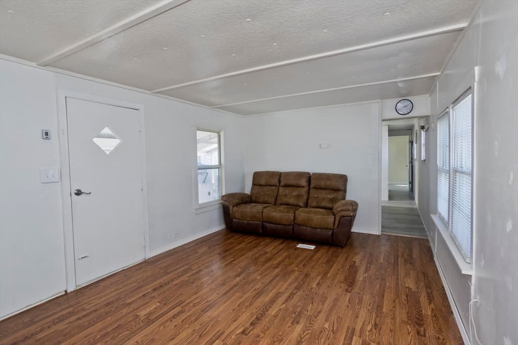 38 Klondike Ave, Westfield MA 01085 photo 9