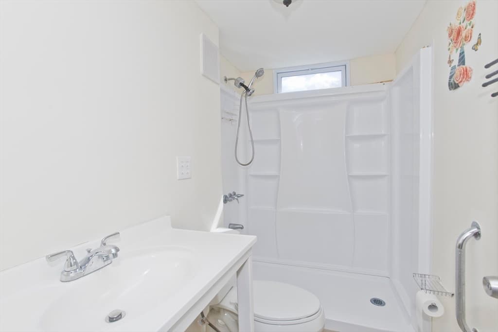 38 Klondike Ave, Westfield MA 01085 photo 10