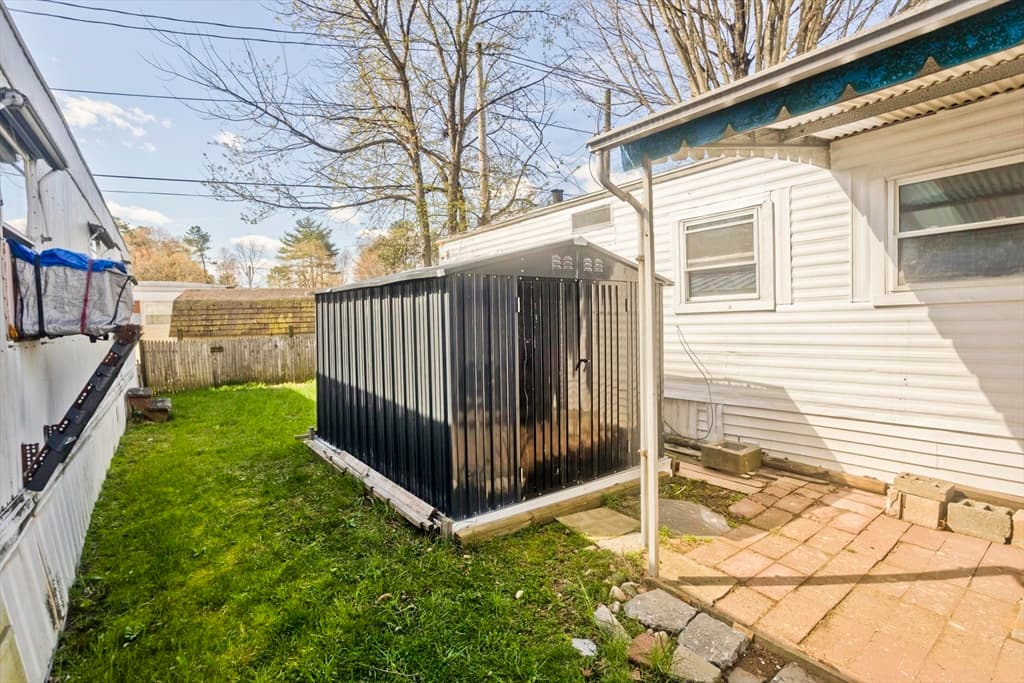 38 Klondike Ave, Westfield MA 01085 photo 4