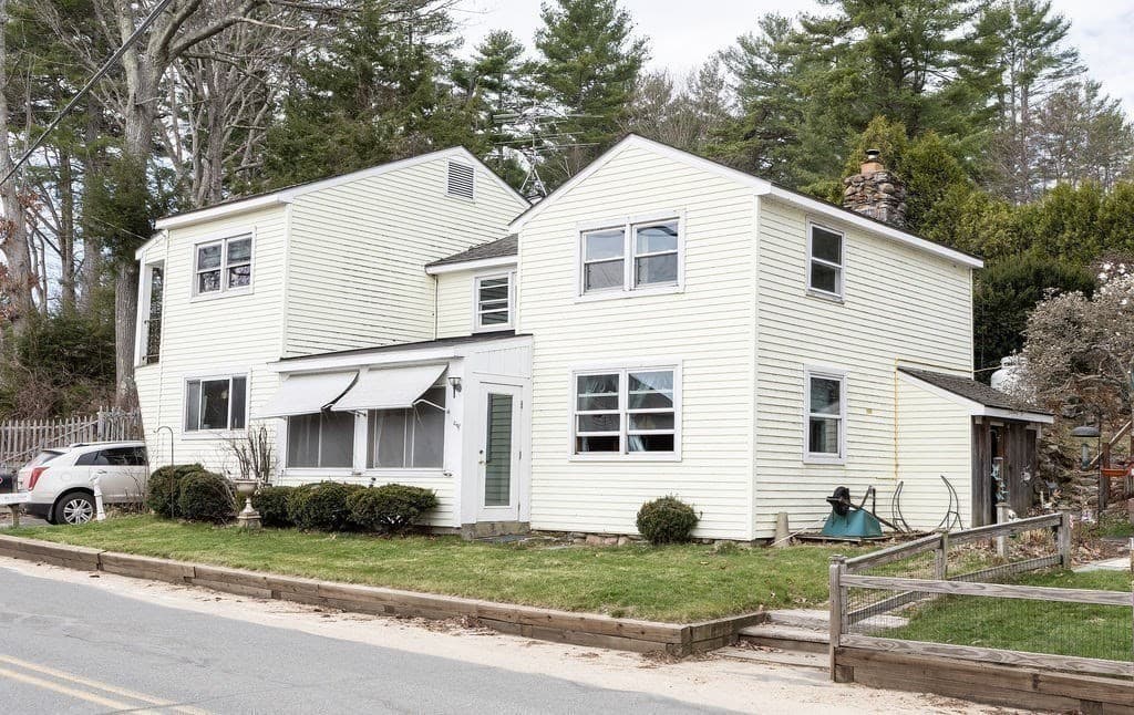 80 Lakeview Rd, Shutesbury MA 01072