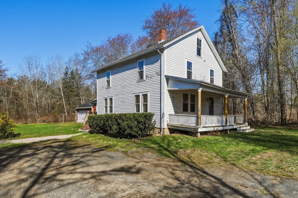 274 Sunderland Rd, Amherst MA 01002 photo 2