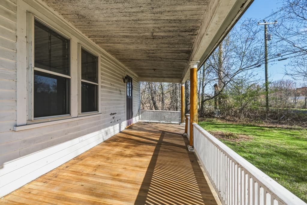 274 Sunderland Rd, Amherst MA 01002 photo 4