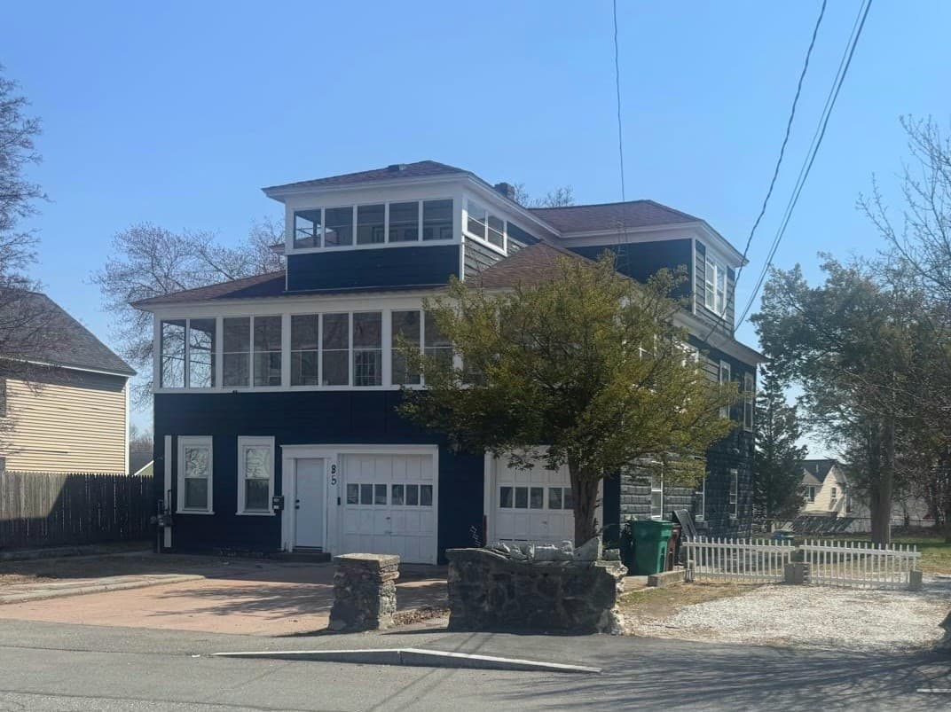 85 Seneca Street, Lowell MA 01852