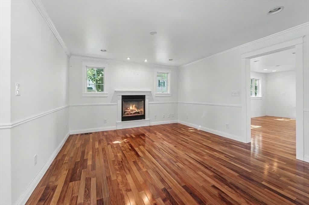 Single Family Residence at 250 Chelmsford St, Chelmsford MA 01824, photo 3 of 29