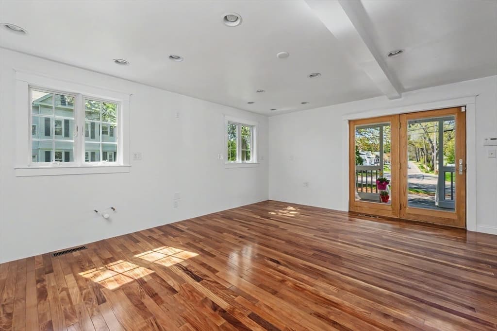 Single Family Residence at 250 Chelmsford St, Chelmsford MA 01824, photo 5 of 29