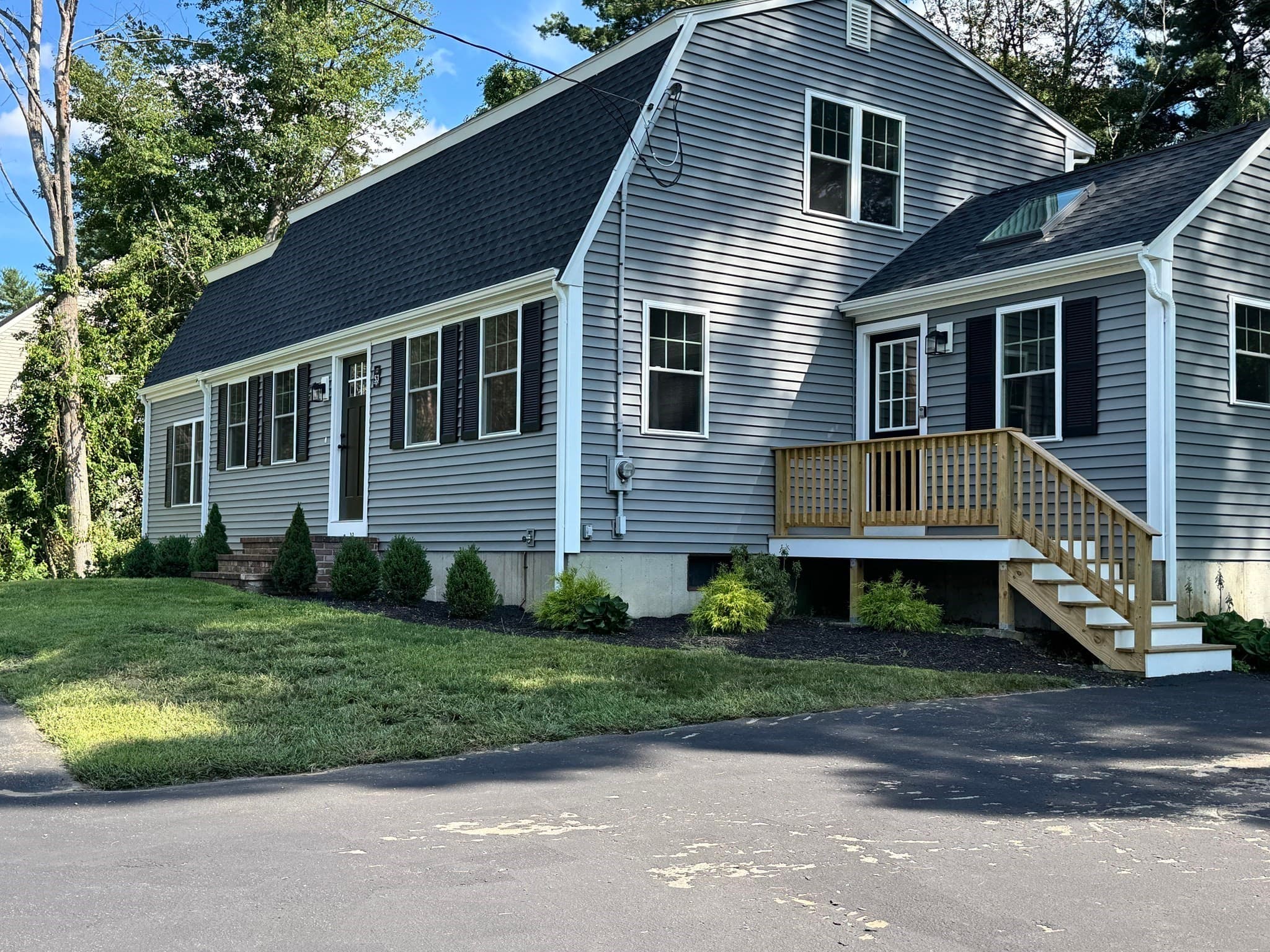 53 Bridge St, Raynham MA 02767