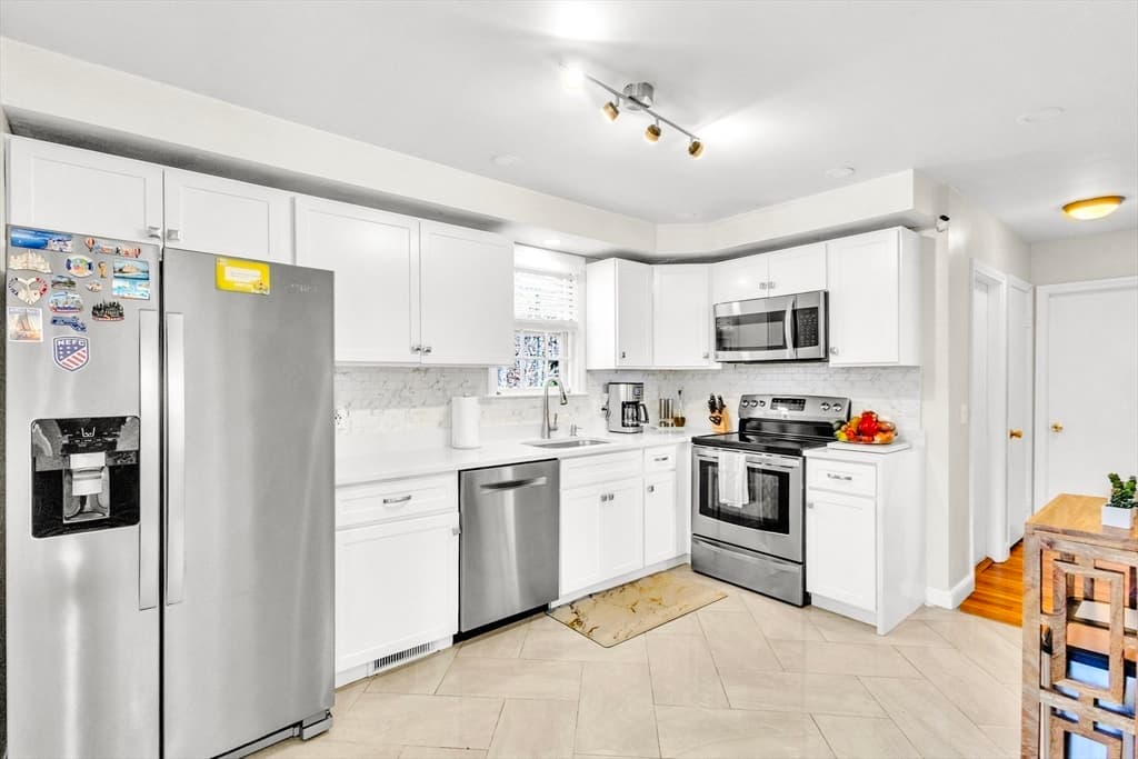 18 Mayflower Rd, Northborough MA 01532 photo 4