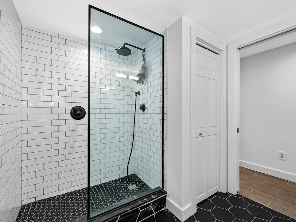 Condominium at 271 Bunker Hill Street # 1, Boston MA 02129, photo 9 of 10