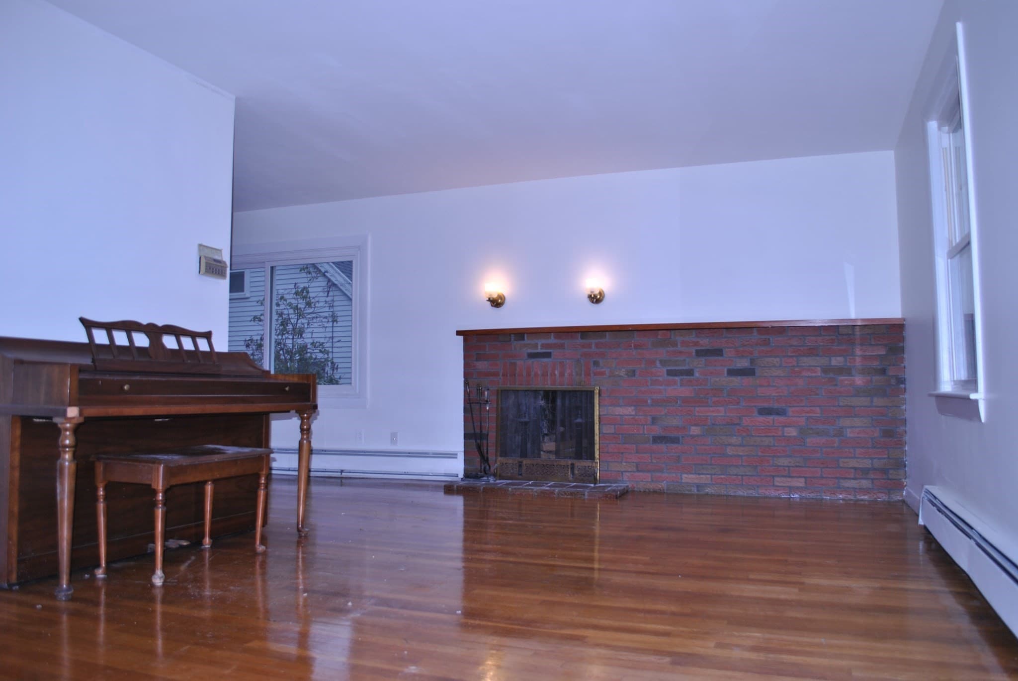 Single Family Residence at 21 Goldsmith Ave, Beverly MA 01915, Beverly, photo 6 of 41