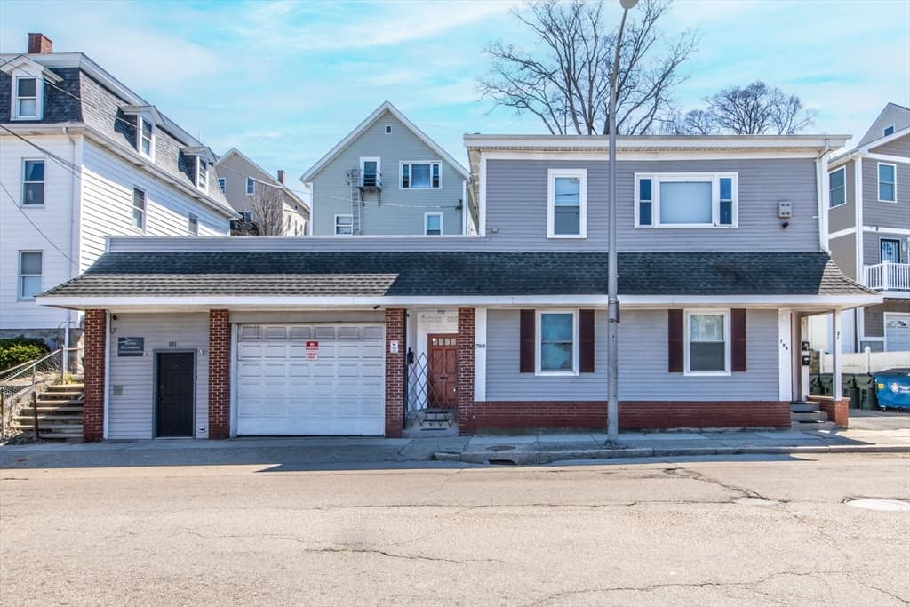 801 N Main St, Fall River MA 02720