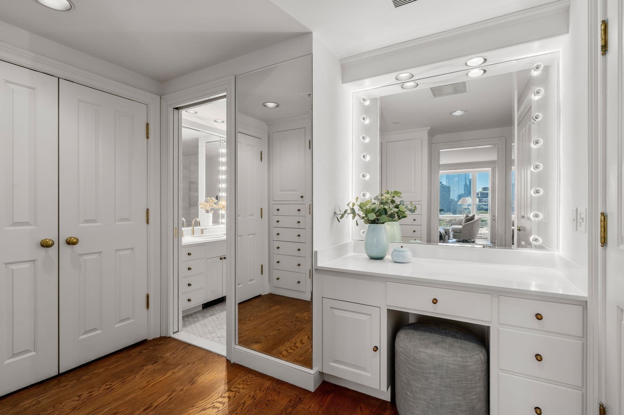 Condominium at 2 Commonwealth Ave # 12B, Boston MA 02116, photo 23 of 42