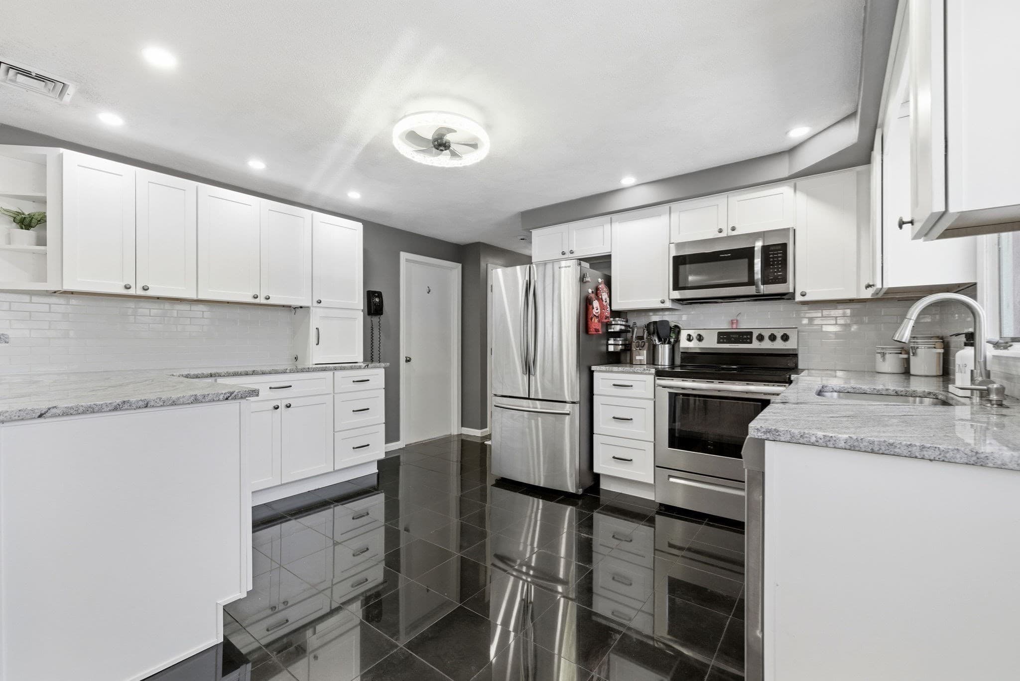 Single Family Residence at 12 Bisbee Road, Saugus MA 01906, photo 3 of 23