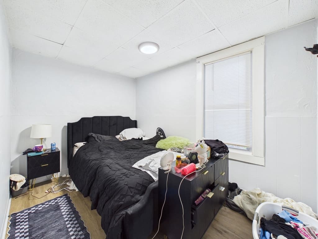 5-9 Family at 826 County St, New Bedford MA 02740, photo 23 of 34