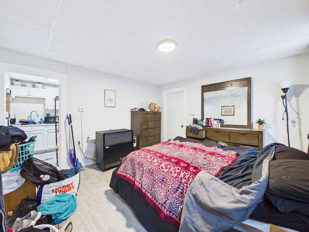 5-9 Family at 826 County St, New Bedford MA 02740, photo 13 of 34