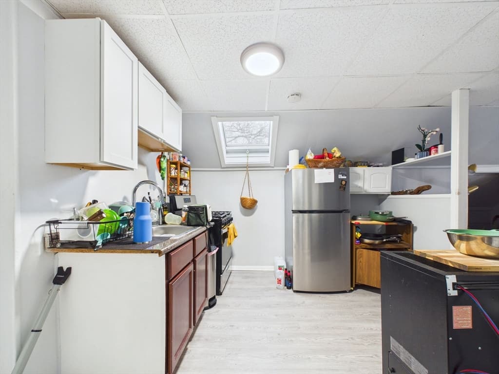 5-9 Family at 826 County St, New Bedford MA 02740, photo 5 of 34