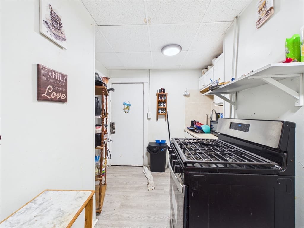 5-9 Family at 826 County St, New Bedford MA 02740, photo 15 of 34