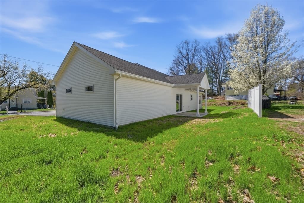 Single Family Residence at 109 Navy Yard Rd, Dracut MA 01826, photo 32 of 33